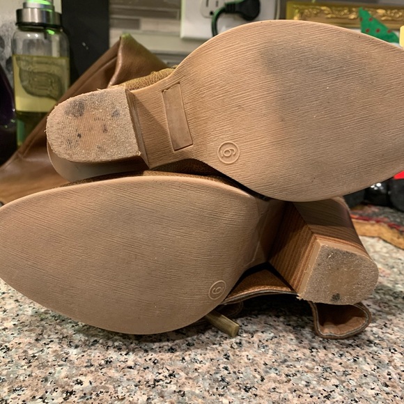 Woman’s high boots - Picture 3 of 8